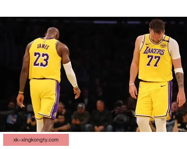 东契奇拒投三分成湖人输球焦点 东契奇拒投三分成湖人输球焦点