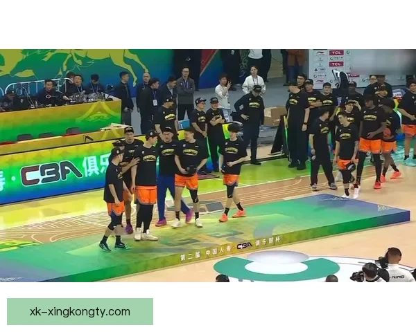 上海男篮大胜王哲林破万洛夫顿闪耀